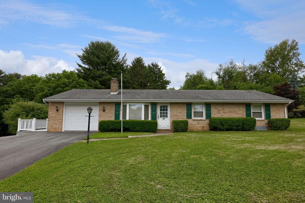 485 SUMMIT DR, Columbia, PA 17512