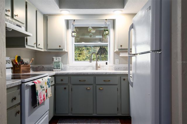 1609 PINE AVENUE, Deland, FL 32724