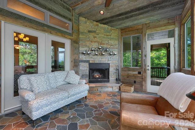 1625 Ugugu Drive, Brevard, NC 28712