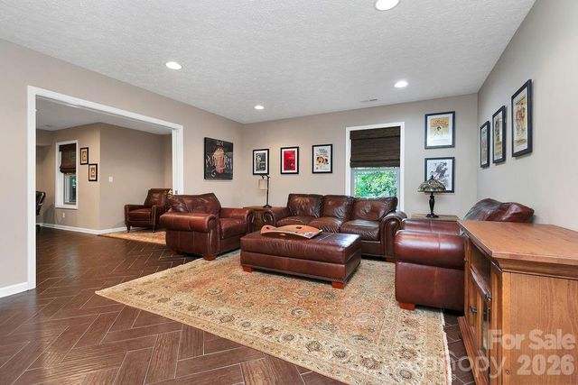 1625 Ugugu Drive, Brevard, NC 28712