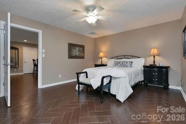 1625 Ugugu Drive, Brevard, NC 28712