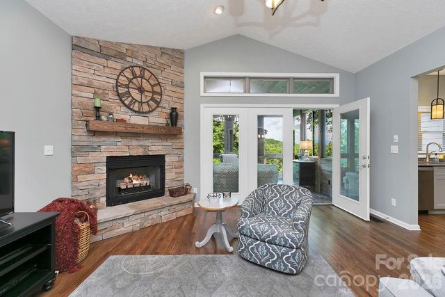 1625 Ugugu Drive, Brevard, NC 28712