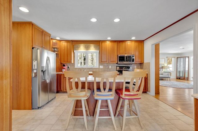 6 Blueberry Hill Road, Groveland, MA 01834