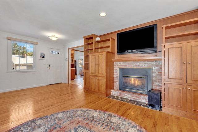 6 Blueberry Hill Road, Groveland, MA 01834