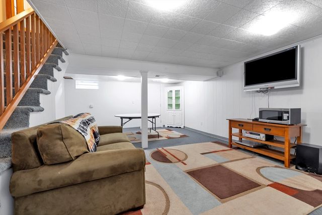 6 Blueberry Hill Road, Groveland, MA 01834