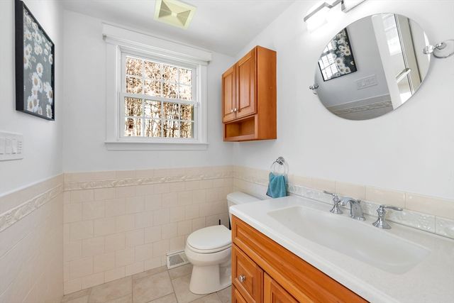 6 Blueberry Hill Road, Groveland, MA 01834