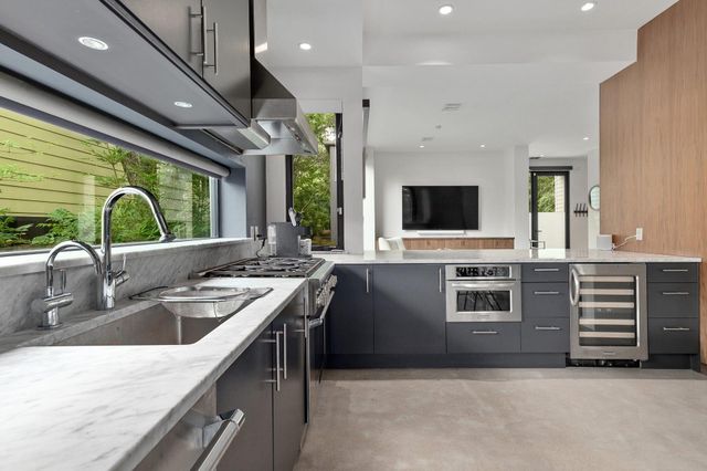 1208 Hillside Ave, Austin, TX 78704