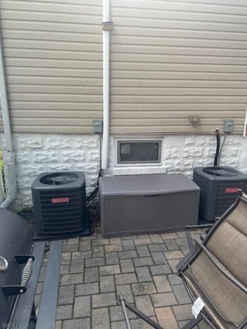 1121 Frank St, Roselle Boro, NJ 07203