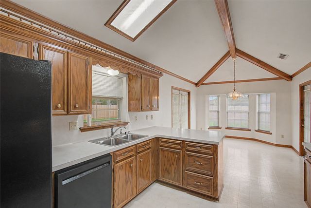 1334 Whitehall, Bossier City, LA 71112