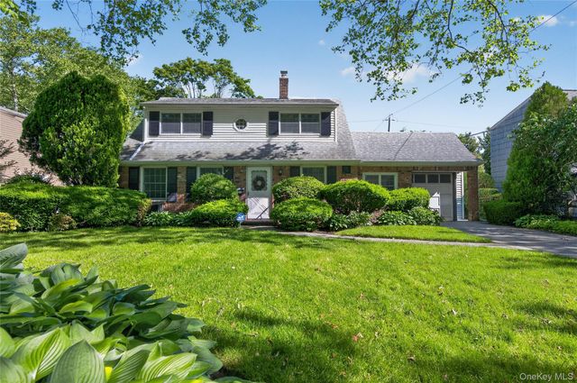 261 Wright Avenue, Carle Place, NY 11514