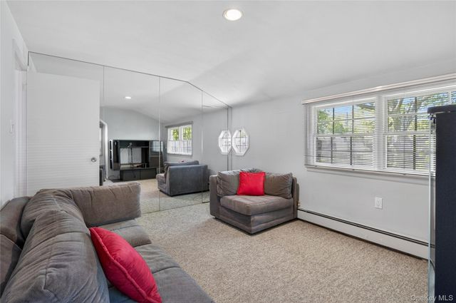 261 Wright Avenue, Carle Place, NY 11514