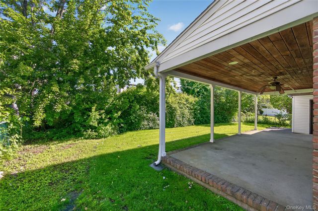 261 Wright Avenue, Carle Place, NY 11514