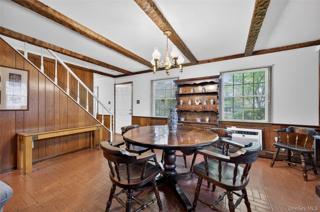 261 Wright Avenue, Carle Place, NY 11514