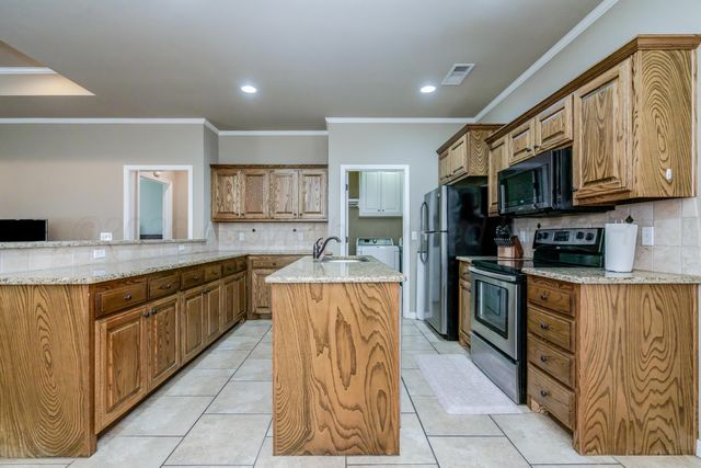 6814 Tivis Street, Amarillo, TX 79119