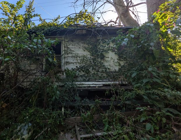 7829 S Marquette Avenue, Chicago, IL 60649