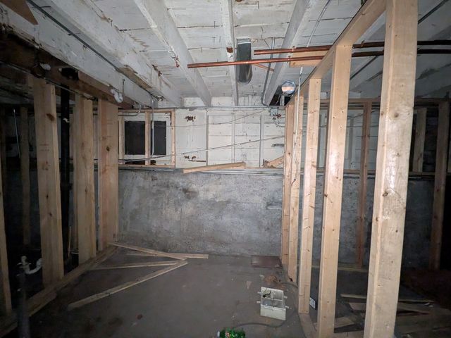 7829 S Marquette Avenue, Chicago, IL 60649