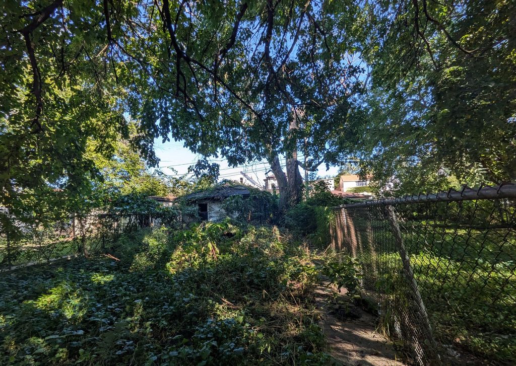 7829 S Marquette Avenue, Chicago, IL 60649 — photo 3
