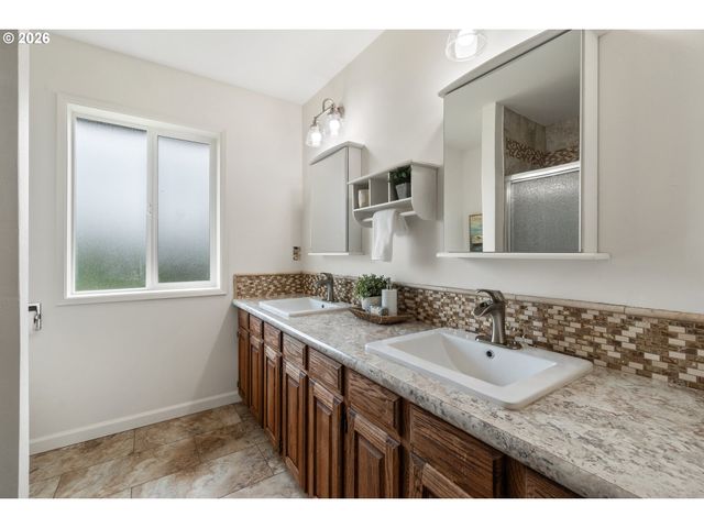 12775 S MAPLE GROVE Rd, Molalla, OR 97038