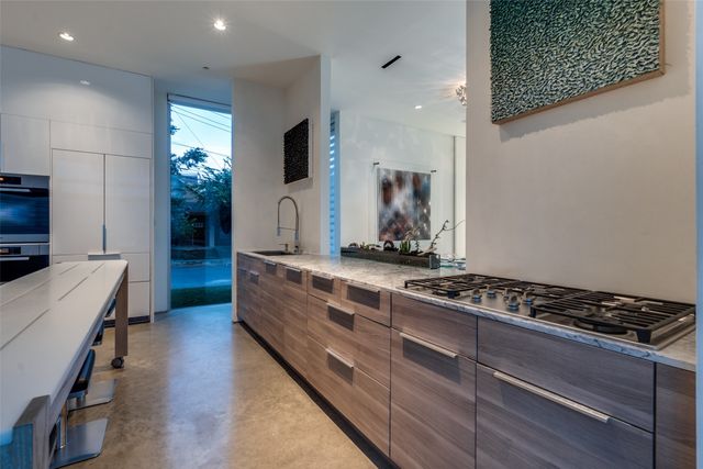 2300 N Carroll Avenue, Dallas, TX 75204