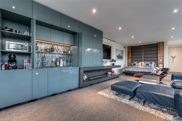 2300 N Carroll Avenue, Dallas, TX 75204