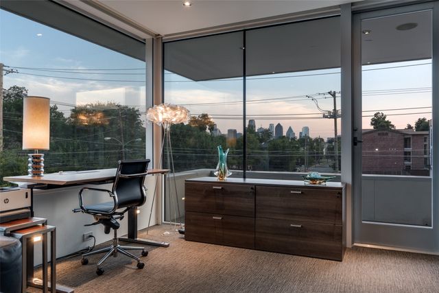 2300 N Carroll Avenue, Dallas, TX 75204