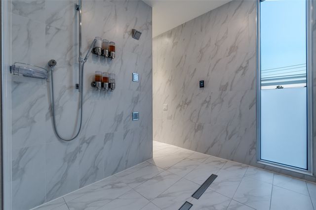 2300 N Carroll Avenue, Dallas, TX 75204