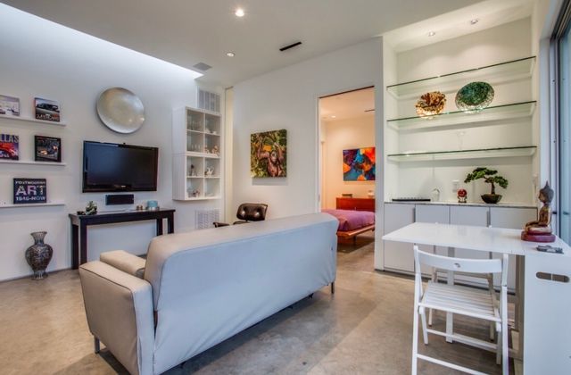 2300 N Carroll Avenue, Dallas, TX 75204