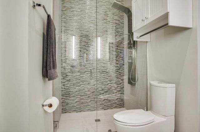 2300 N Carroll Avenue, Dallas, TX 75204