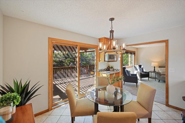 10365 Buckingham Drive, Eden Prairie, MN 55347