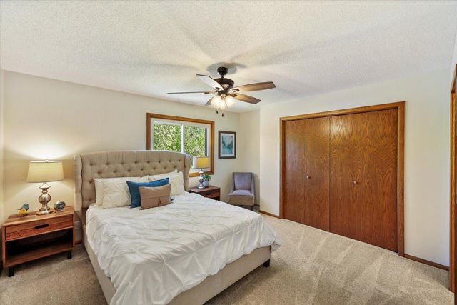 10365 Buckingham Drive, Eden Prairie, MN 55347