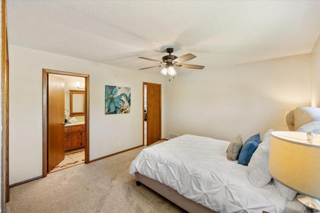 10365 Buckingham Drive, Eden Prairie, MN 55347