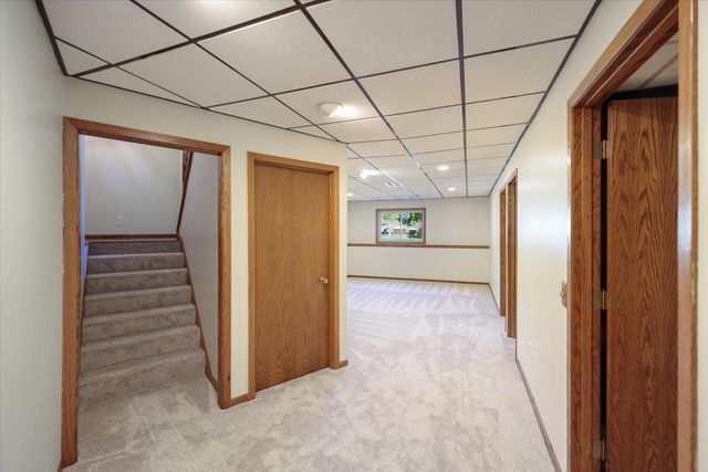 10365 Buckingham Drive, Eden Prairie, MN 55347