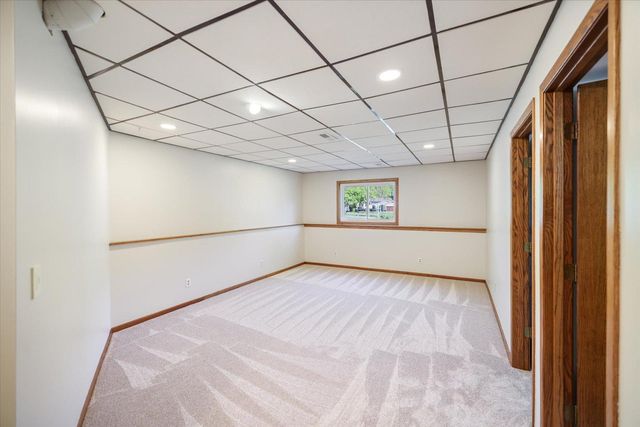 10365 Buckingham Drive, Eden Prairie, MN 55347