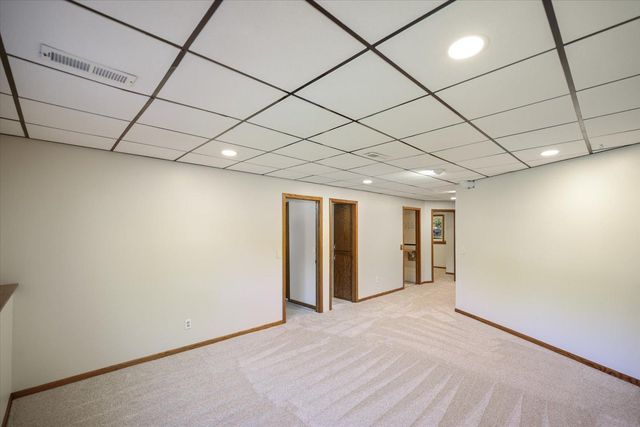 10365 Buckingham Drive, Eden Prairie, MN 55347