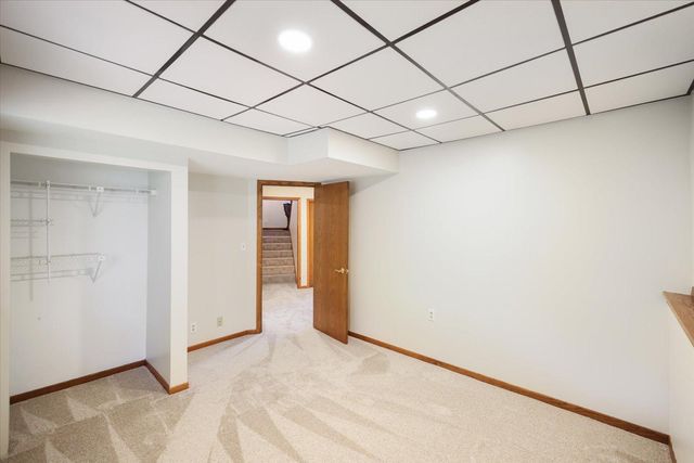 10365 Buckingham Drive, Eden Prairie, MN 55347