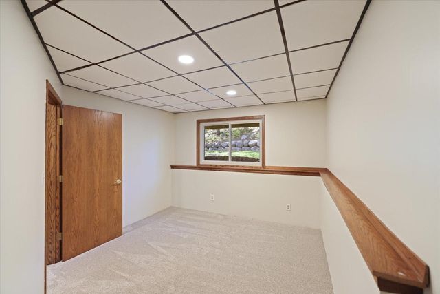 10365 Buckingham Drive, Eden Prairie, MN 55347