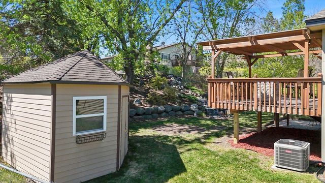 10365 Buckingham Drive, Eden Prairie, MN 55347