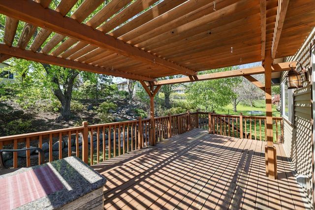 10365 Buckingham Drive, Eden Prairie, MN 55347
