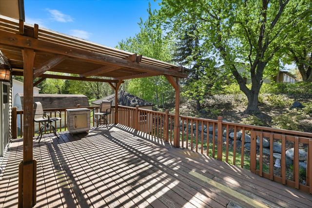 10365 Buckingham Drive, Eden Prairie, MN 55347