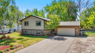 10365 Buckingham Drive, Eden Prairie, MN 55347