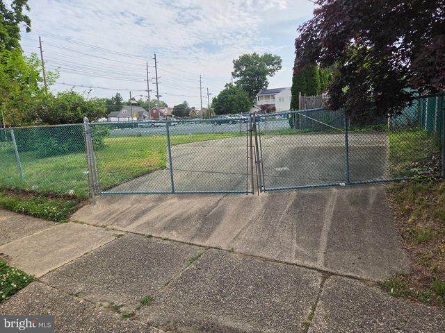 14 E EVESHAM RD, Glendora, NJ 08029