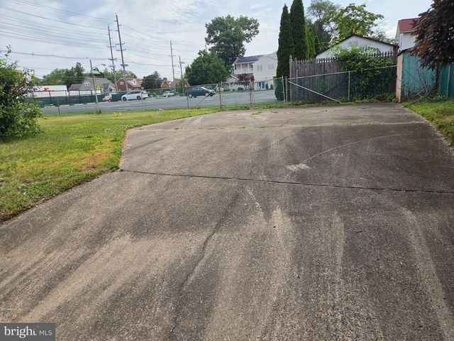 14 E EVESHAM RD, Glendora, NJ 08029