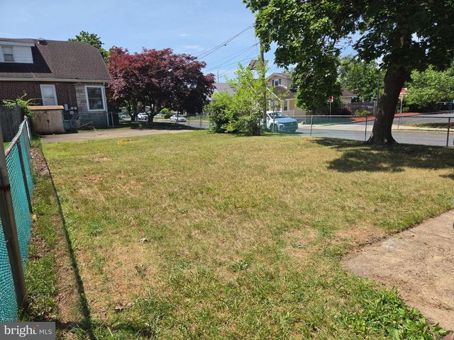 14 E EVESHAM RD, Glendora, NJ 08029