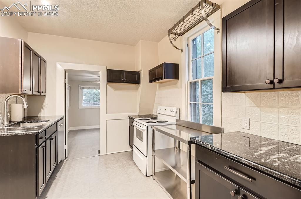 Image 9 of property listing at 511 E Platte Avenue, Colorado Springs, CO 80903