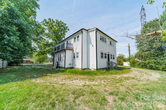 14 Mills Avenue NW, Concord, NC 28027