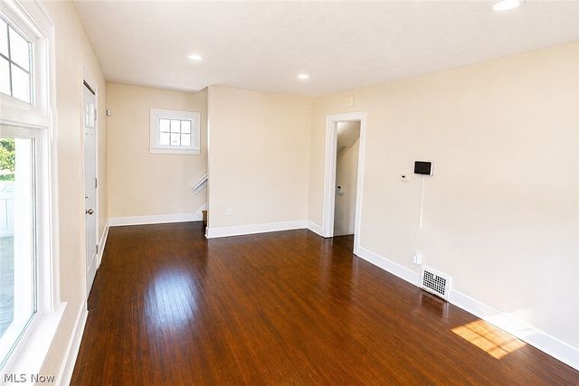 9725 Parkview Avenue, Garfield Heights, OH 44125