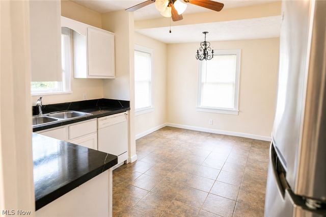 9725 Parkview Avenue, Garfield Heights, OH 44125