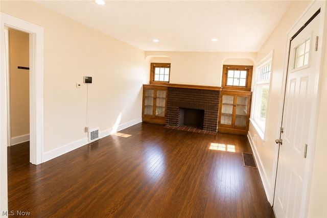 9725 Parkview Avenue, Garfield Heights, OH 44125
