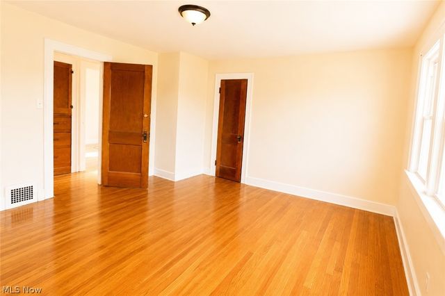 9725 Parkview Avenue, Garfield Heights, OH 44125