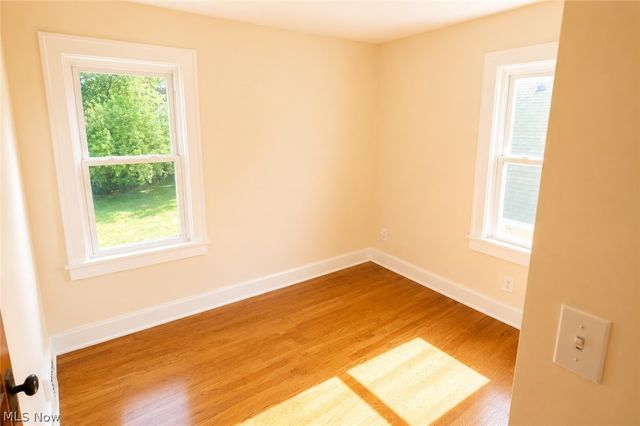 9725 Parkview Avenue, Garfield Heights, OH 44125